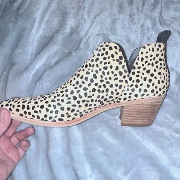 Dolce Vita Tan and Black Heeled Boots - Picture 7 of 7